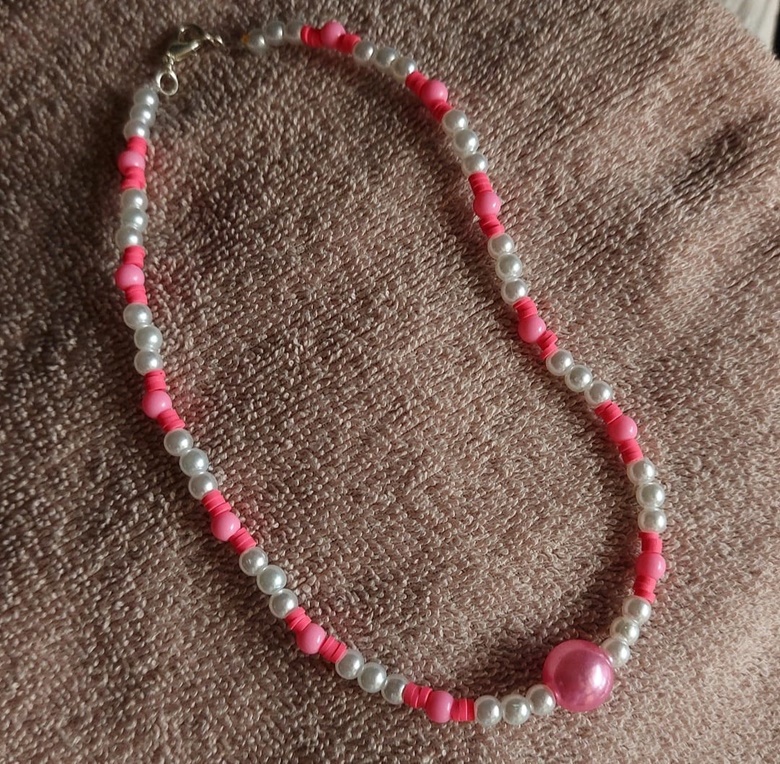 Pearl and Black Seed Bead Necklace - TheBlackCat's Ko-fi Shop - Ko