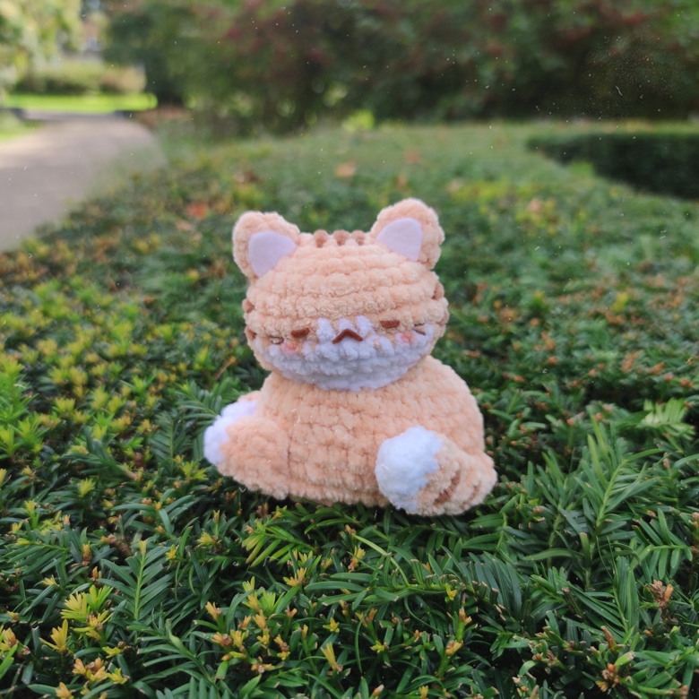 FREE Desk Buddies Kitty the Cat: Crochet pattern