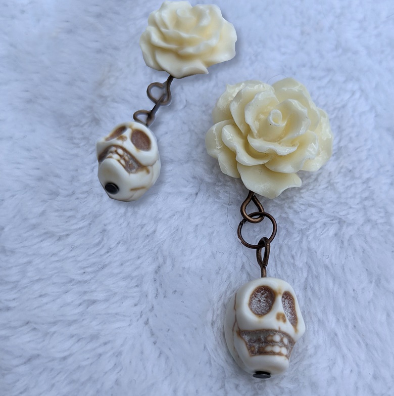 Skulls and Roses Earrings - Punk in Pearls Art and Design's Ko-fi Shop ...