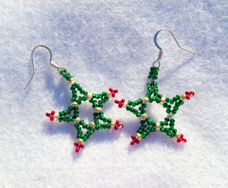 Holidaymas Beaded Star Earrings - Uli K's Ko-fi Shop - Ko-fi