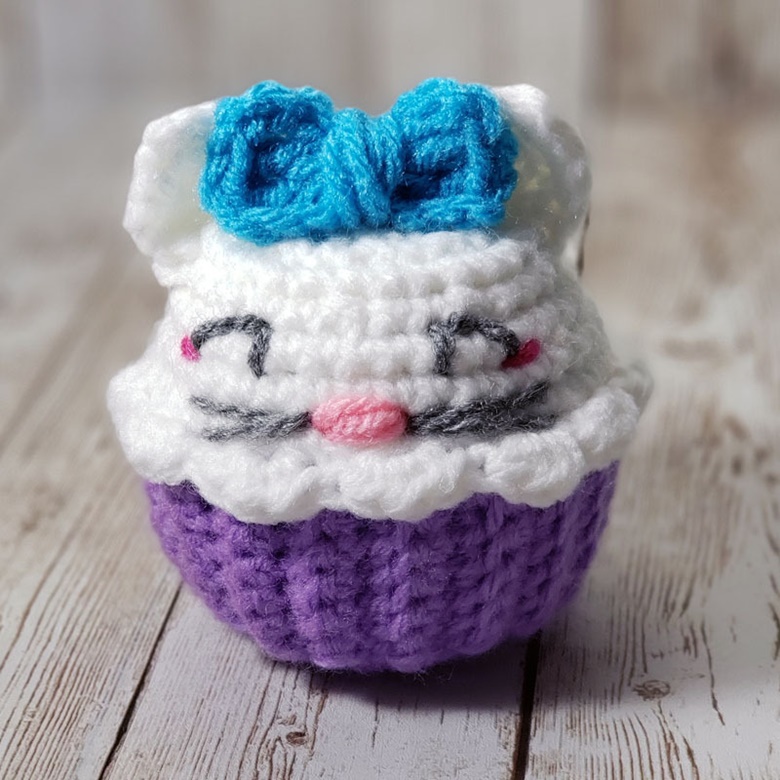 CROCHET PATTERN: Cupcake Pets - Kitty Cat - The Pointed Hat 's Ko-fi Shop