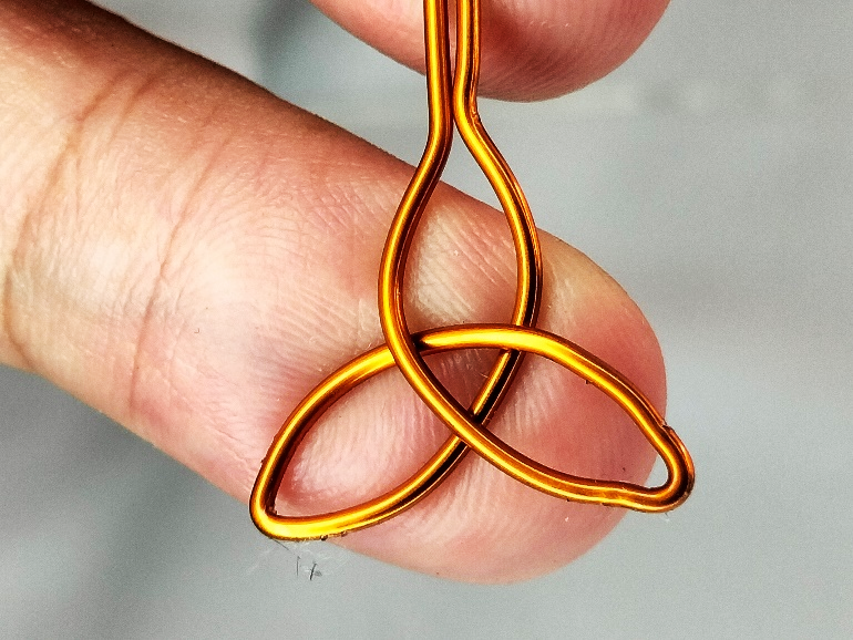 Free Tutorial: Basic Celtic Knot Wire - Moza Vibe's Ko-fi Shop - Ko-fi ...