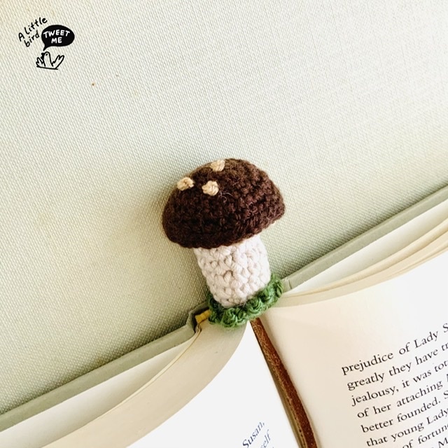 I made this cute little mushroom bookmark for my partner! It was a quick  knit and he loves it, so a win for me! : r/casualknitting