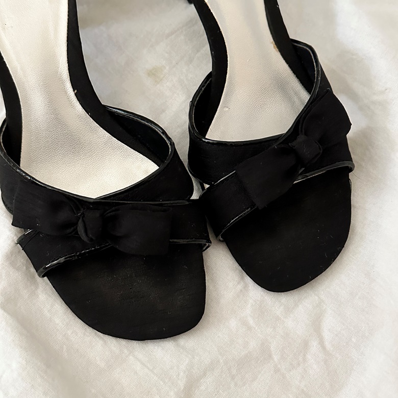 black bow sandals (8.5) - red bean dream's Ko-fi Shop - Ko-fi ️ Where ...