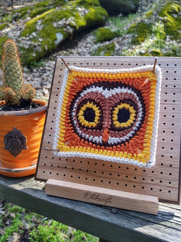 The Night Owl Granny Square Crochet Pattern - WOMANWALKINGAWIRE's Ko-fi