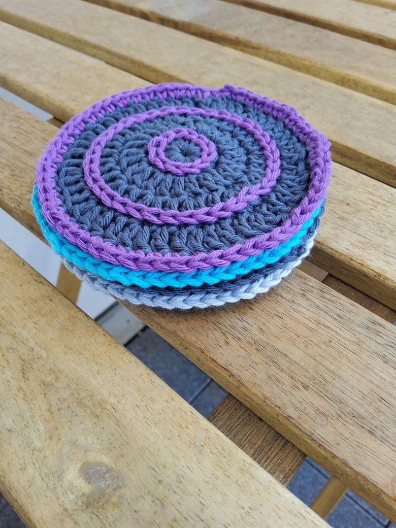 Ever increasing Circles coasters - teal and light grey - Red and the ...