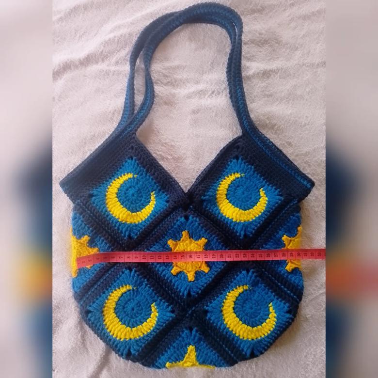 Granny Square Tasche mit Sonne und MondMuster catwithneedle