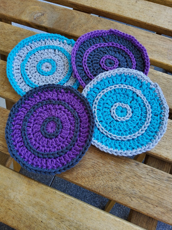 Ever increasing Circles coasters - teal and light grey - Red and the ...