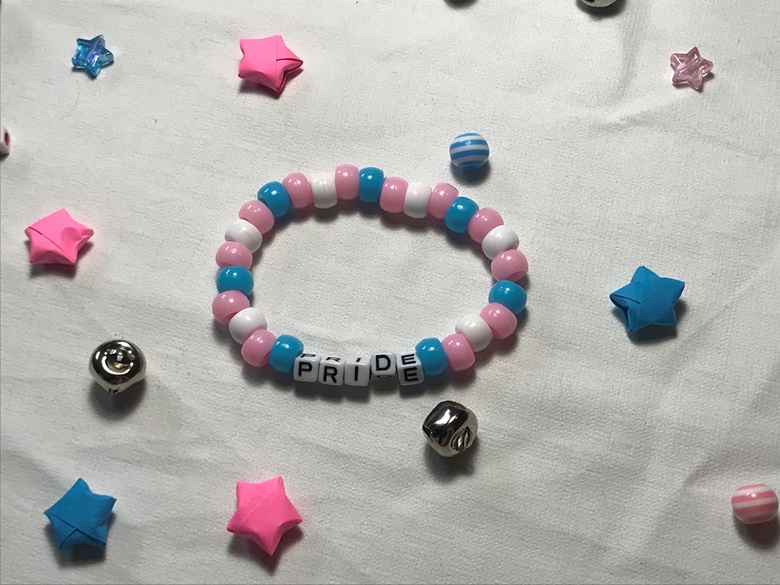 Handmade Beaded Flower Bracelet - Pink & Purple - feonixwitch's Ko-fi Shop  - Ko-fi ❤️ Where creators get support from fans through donations,  memberships, shop sales and more! The original 'Buy Me