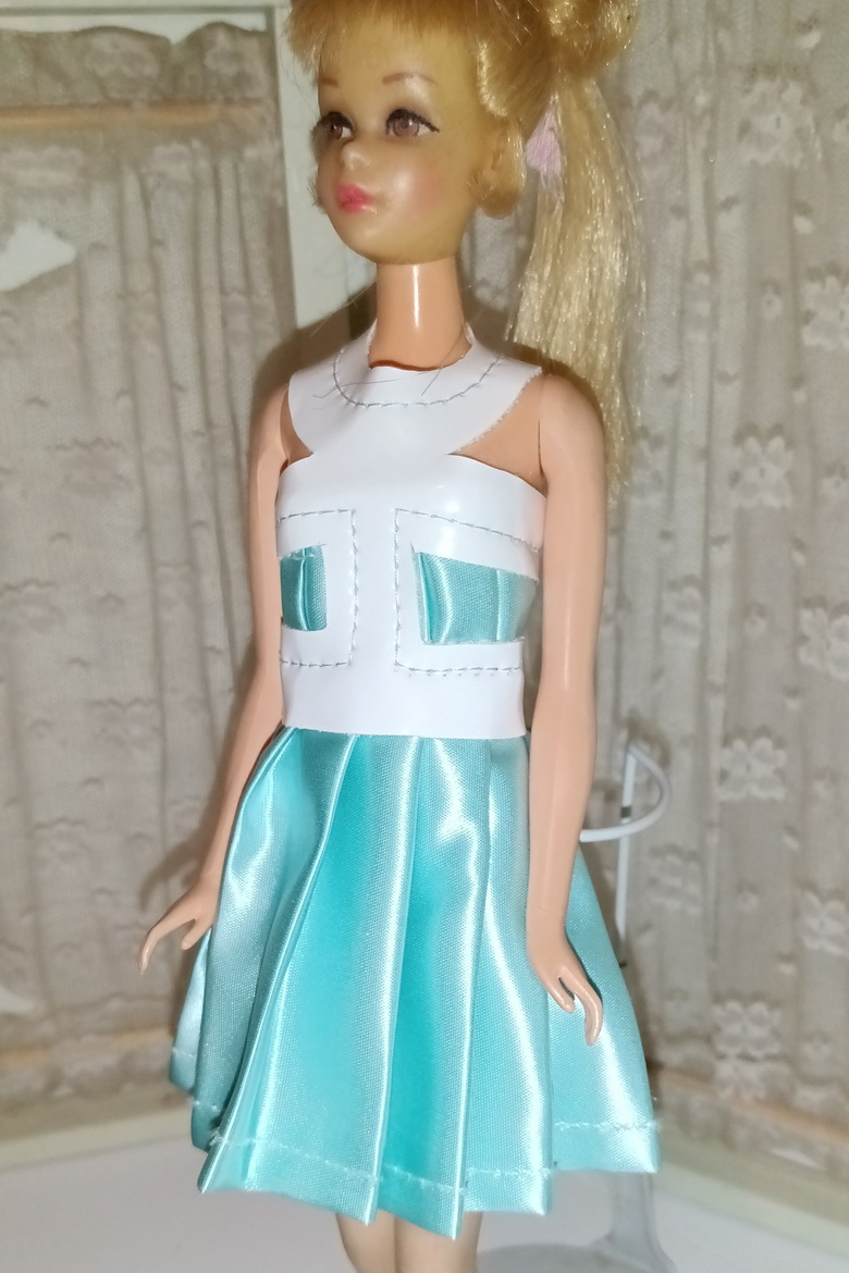 Francie No Bangs repro satin dress sky blue -dolls not included - Small ...