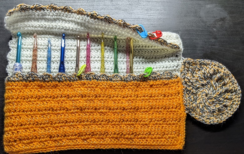 Travelers Crochet Hook Roll - leunamoon's Ko-fi Shop - Ko-fi ❤️ Where  creators get support from fans through donations, memberships, shop sales  and more! The original 'Buy Me a Coffee' Page.