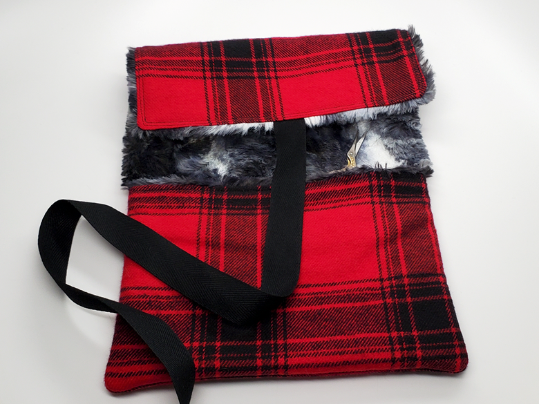 Cozy Cabin Wrap Pouch - Tonkai (fireside textiles)'s Ko-fi Shop - Ko-fi ...