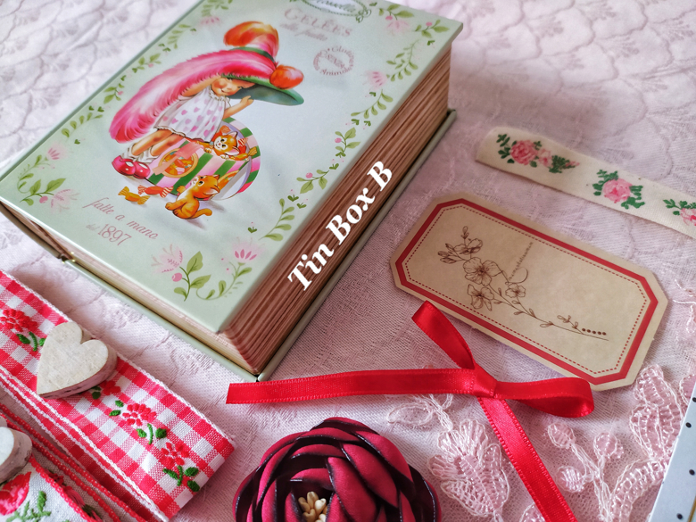 small-tin-box-vintage-style-romantic-kit-supplies-pink-lace-trim
