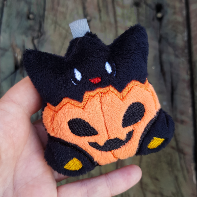 ITH 10x10 Halloween Togepi/ 4x4 togepi keychain - lillipaya's Ko-fi ...