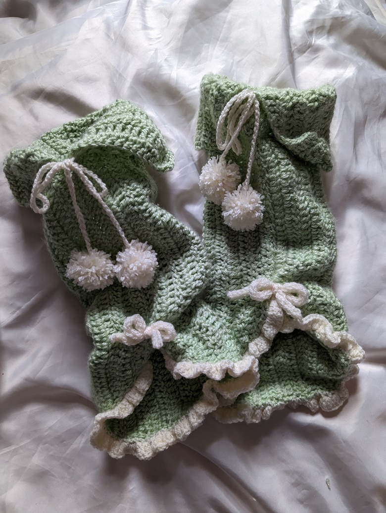 forest fairy star crochet leg warmers , soft white