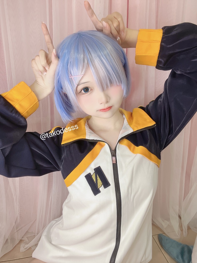 rem jacket figure