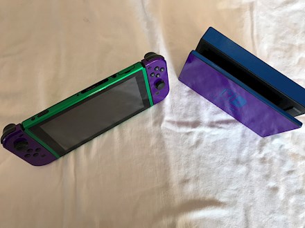 Switch and Dock in dbrand skins