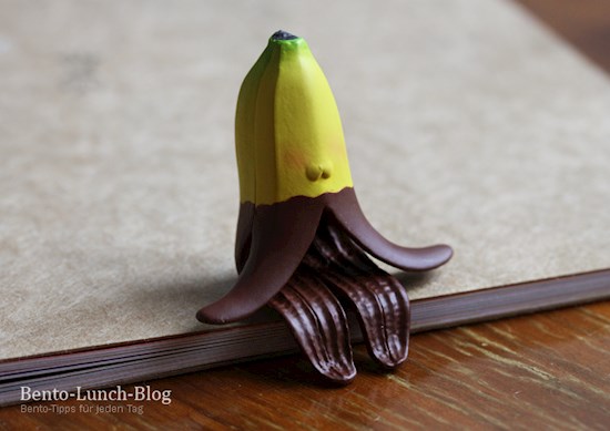 Japan Gadgets: Moe pose banana gachapon