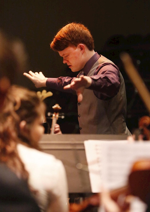 here's me conducting an orchestra ¯\_(ツ)_/¯