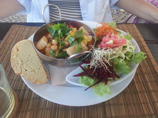 Sunny cycling & a vegan lunch in Quarteira