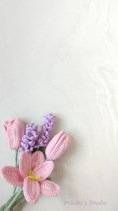 Tulip and lavender bouquet wallpaper 