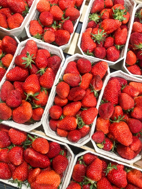Plastic free strawberries 