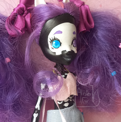 Une nouvelle custom doll!