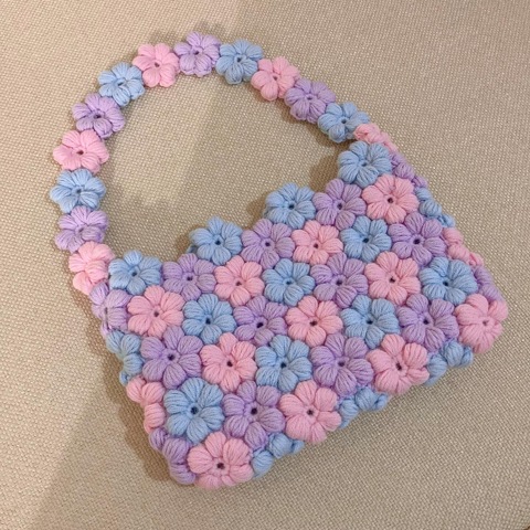 Crochet Flower Bag - FREE pattern by Celtic Knot Crochet