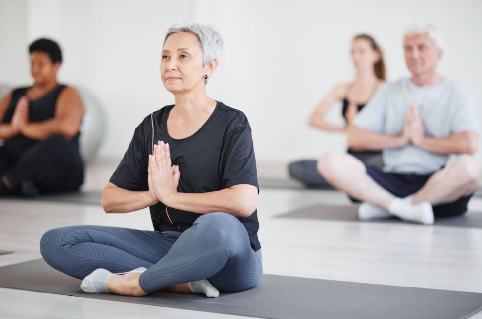 6 Benefits of Yoga for the Elderly