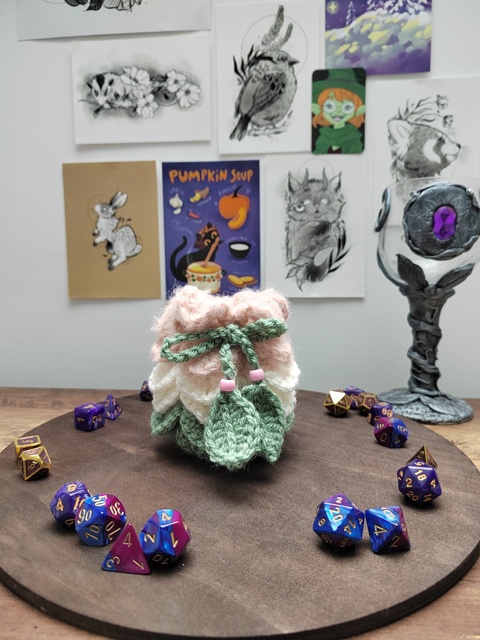 Commission n°1 :  A cute druidess dice bag
