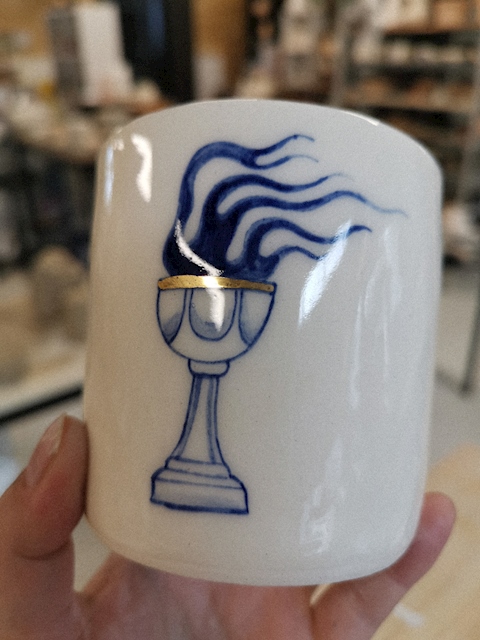 Rinse cup with underglaze