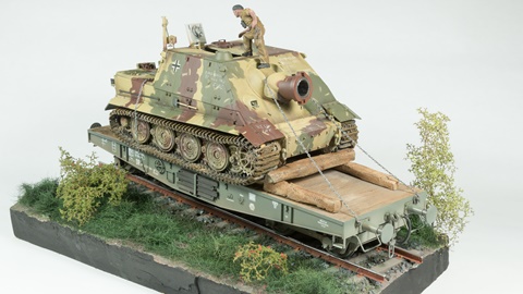 Type SSys railcar and Sturmtiger diorama finished