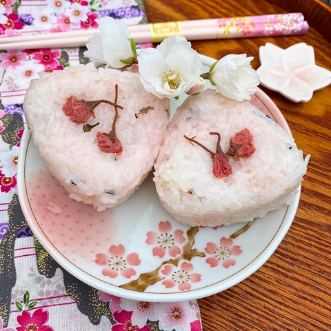 Sakura onigiri