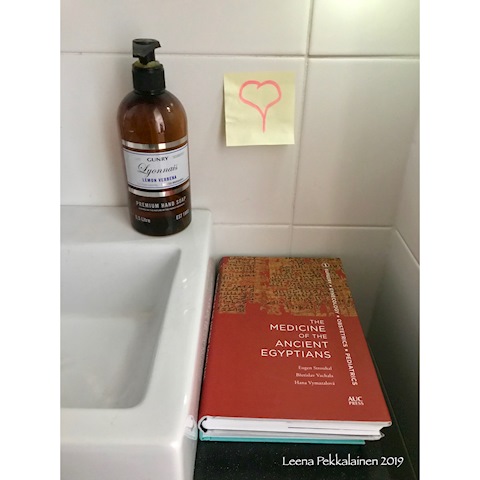 Books in the bathroom