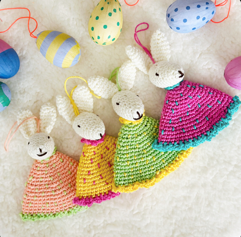 Free pattern Easter bunnies