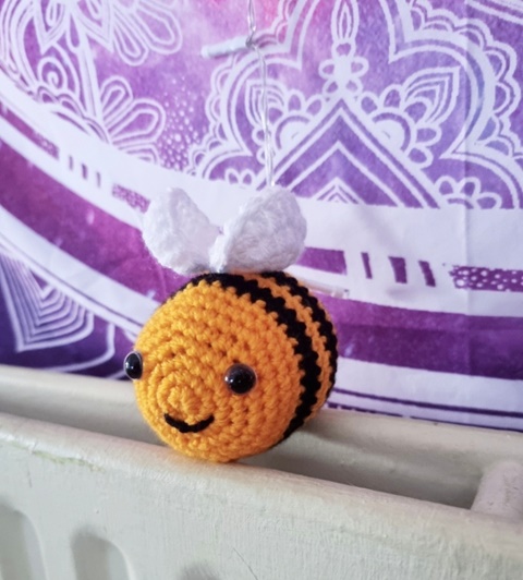 Bumble bee plush - Fever Stitch's Ko-fi Shop - Ko-fi ️ Where creators ...