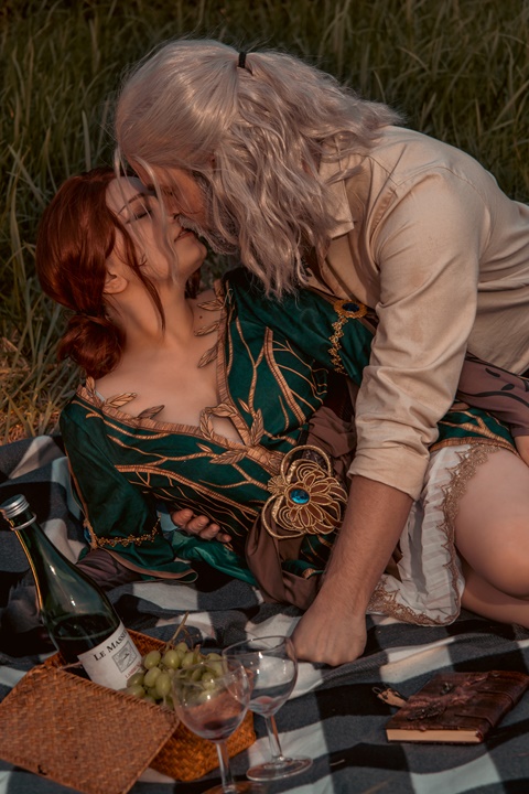 Geralt of Rivia and Triss Merigold Witcher Cosplay