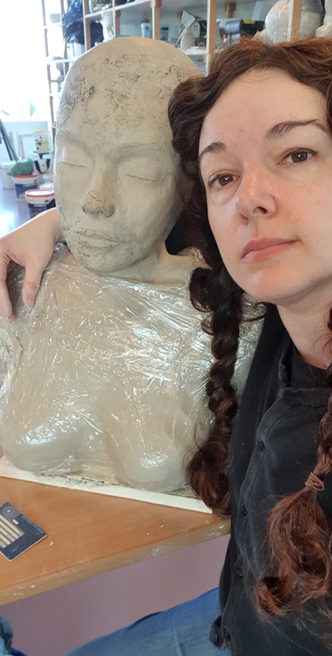 Sculpture selfie March 2022
