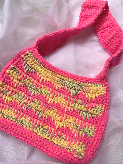 Heart Bag Grid Pattern (row-by-row pattern for the  tutorial) -  Mahum's Ko-fi Shop - Ko-fi ❤️ Where creators get support from fans through  donations, memberships, shop sales and more! The original 