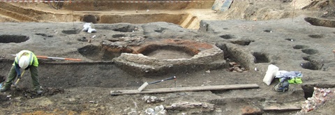 Oxford Archaeology at the Teardrop Site, Woolwich 