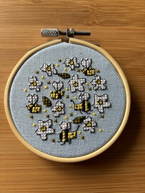 Charity Cross Stitch Pattern - Bees - Kind Threads's Ko-fi Shop - Ko-fi ...