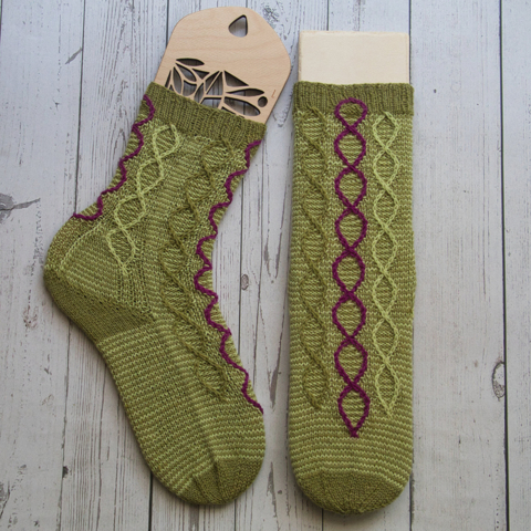  Hydra Scales Socks (Design: Clair Wyvern)