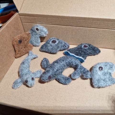 Apparently all my seal brooches look right