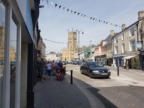 Cirencester town square