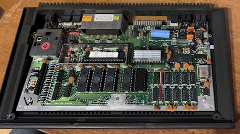 Commodore +4 - Inside